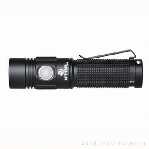 LED flashlight with max 300 lumen for everyday carry
